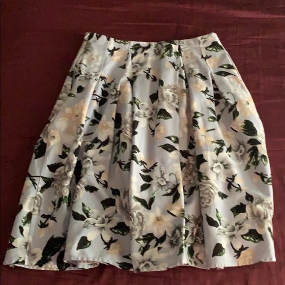 Floral multi-colored skirt - Picture 1 of 3